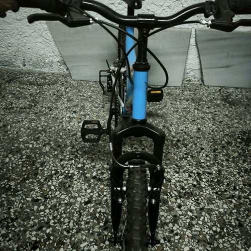 Children's bicycle with suspension like new