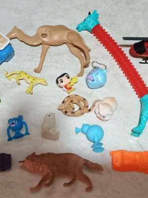 Σετ 19 φιγούρες και οχήματα σαν καινούργιο