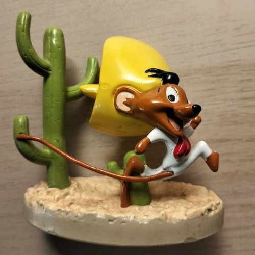 Speedy Gonzales De Agostini figure used, broken foot