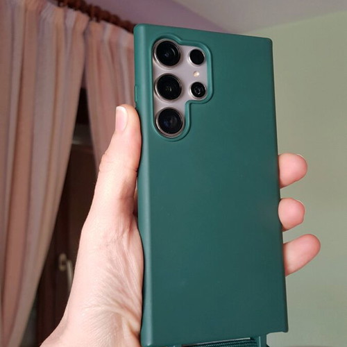 Samsung S24 Ultra case used with green silicone lanyard