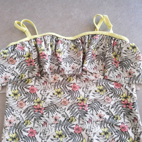 H&M Girls' One-Piece Swimsuit like new, colorful with ruffles