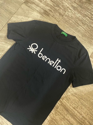 Benetton T-shirt new, size S