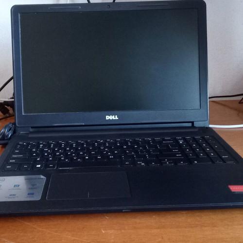 Dell Inspiron 3576 laptop i5 8250U 8GB RAM 750GB HDD AMD Radeon 520