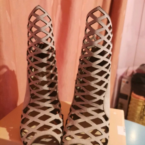 Gray mouse high-heeled sandals size 40 like new with thin heel