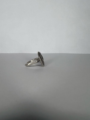 Shell ring like new, silver with 925 stamp