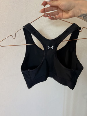 Under Armour αθλητικό μπουστάκι μεταχειρισμένο, μαύρο, μέγεθος XS