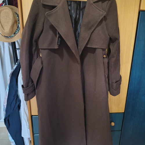 Brown coat styled in Italy, like new, size M
