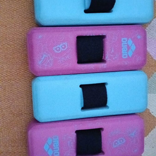 Arena swimming belt like new with 4 removable blocks