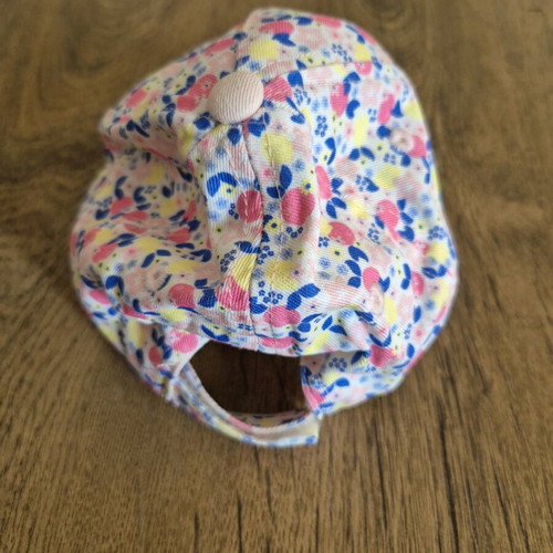 Obaïbi baby jockey hat with floral design like new, 1 year