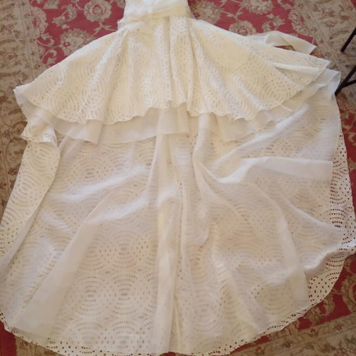 Wedding dress like new, ivory lace with decorative belt and long train