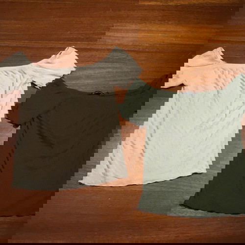 Μπλούζες Stradivarius καινούριες με έξω τους ώμους, μέγεθος small