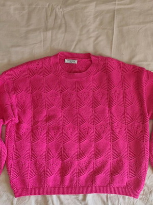 Cosmos women's fuchsia pullover like new, size XL
