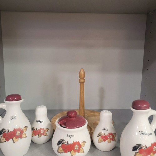 Set for oil, vinegar, sugar and salt pepper with wooden base new 5 pieces