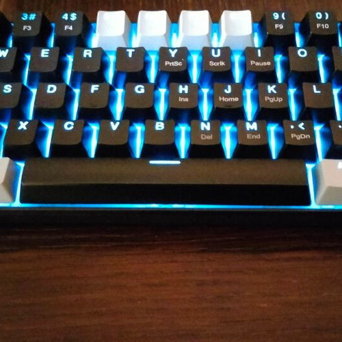 MageGee STAR61 Mechanical Keyboard like new with extra keycaps