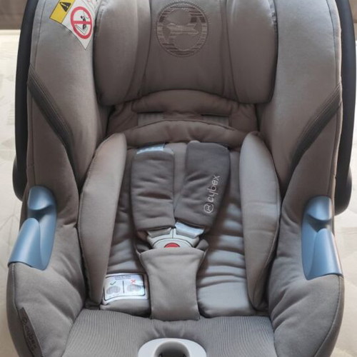 Cybex baby car seat (infant carrier)