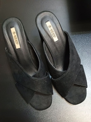 Alta Moda women's black sandals used size 39