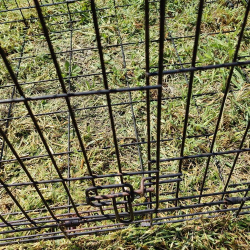 Crate wire dog cage used, large 107x71x76cm