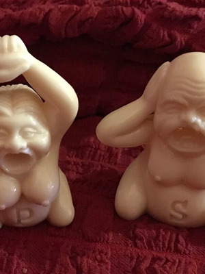 Vintage salt and pepper shakers collectible, new