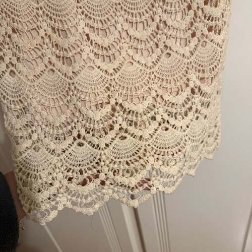 Sleeveless lace dress like new, cream, size s-m
