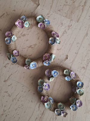 Handmade decorative wreaths set of 2 with anemones new