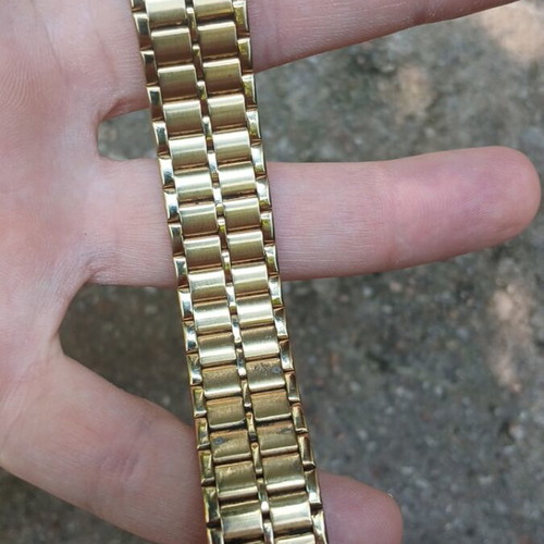 Seiko Quartz SX V701-6K00 wristwatch like new, missing strap clasp