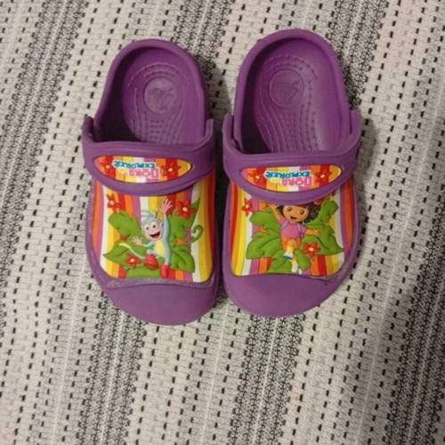 Crocs slippers size C6-7 22-24, purple