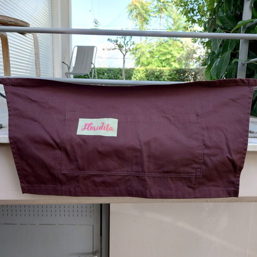 Barista apron brown with pockets like new