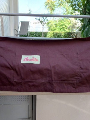 Barista apron brown with pockets like new