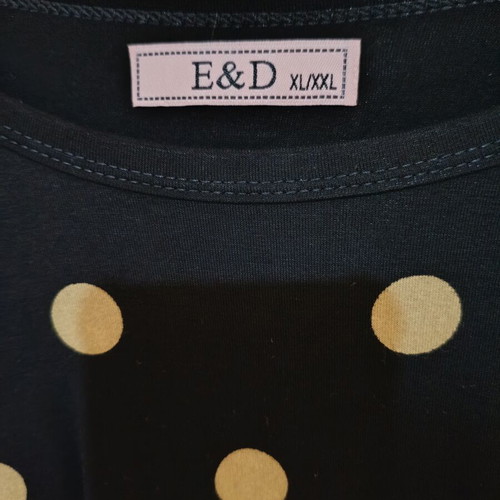 Black oversized t-shirt with gold/beige polka dots and butterflies like new