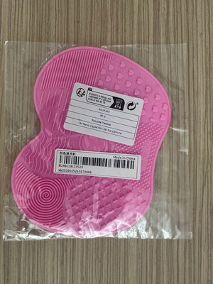 Makeup brush cleaning mat new, pink