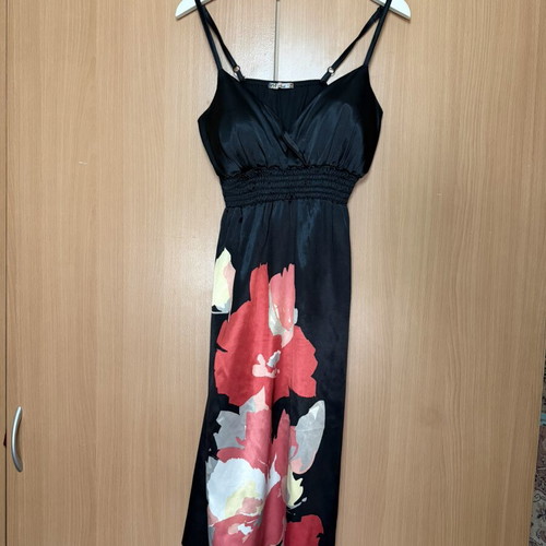 Midi dress satin with floral design, like new, medium/large