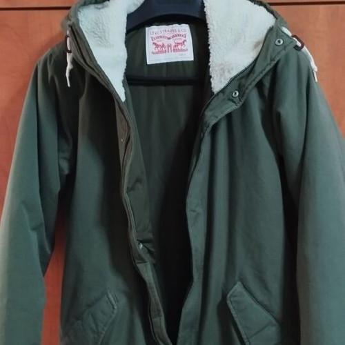 Levis Parka unisex size small like new
