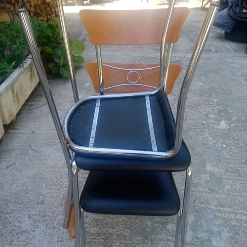Dino dining chairs set of 3 used, metal frame and black leather