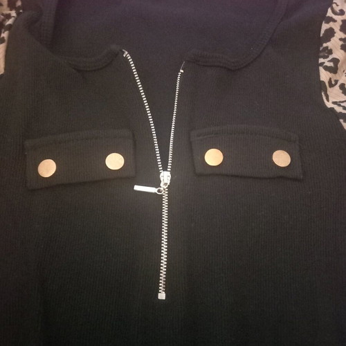 Blouse with leopard sleeves and zipper like new, size S