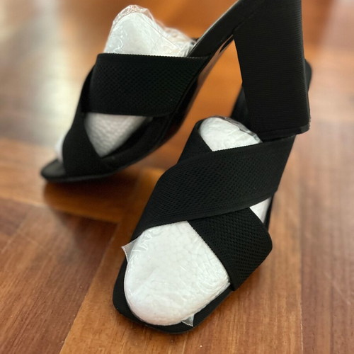 Black women's mules like new with high heel and square toe