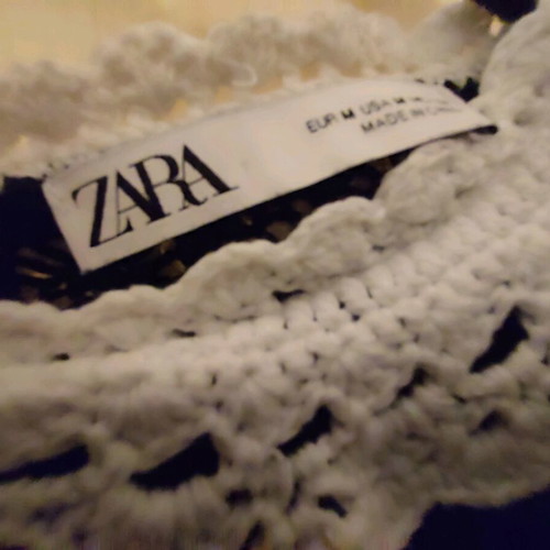Knitted black Zara blouse like new with white collar L 40/12