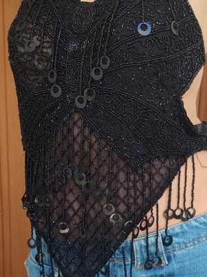 Top with birds and beads like new, black, sizes S and M