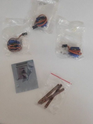 Електроника - Arduino - 3x SG90 микросервомотор (tower pro) - 3x флекс сензор - 1x TCA9548A