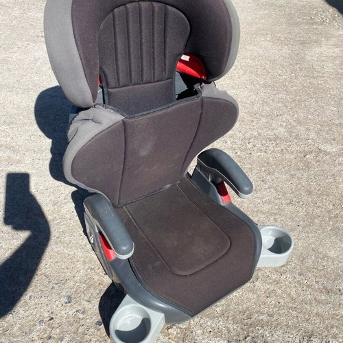 Graco children's car seat used with armrests and drink holders