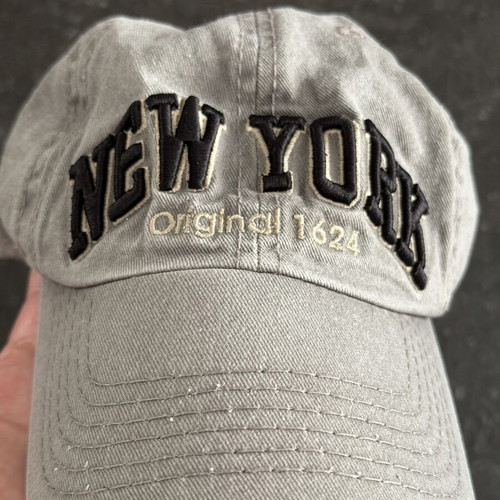 Baseball cap Robin Ruth used, grey with New York City logo