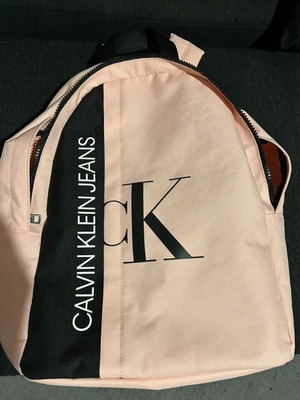 Τσάντα πλάτης Calvin Klein ροζ σαν καινούργιο