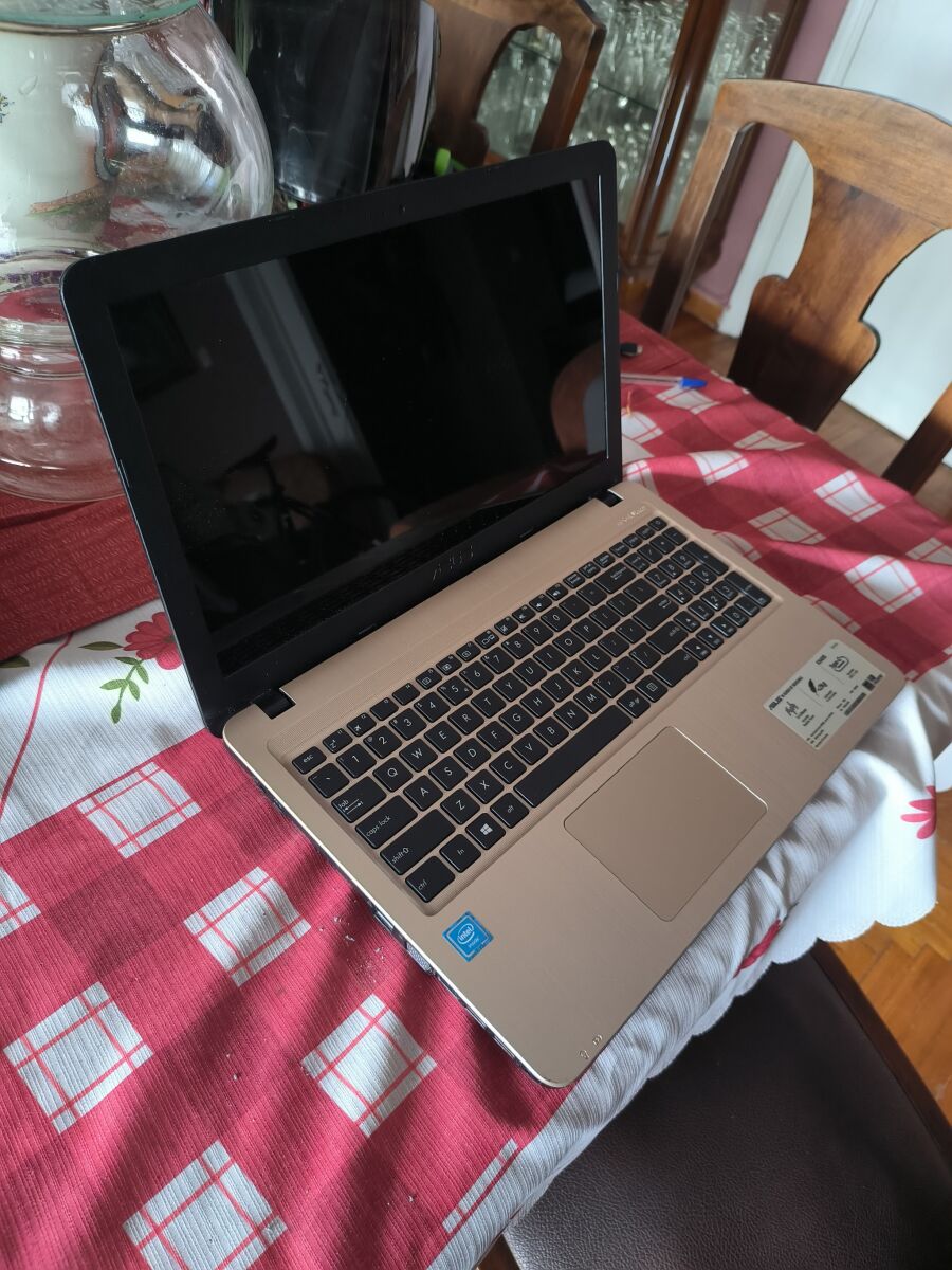Asus X540S 15.6-inch laptop like new,… - € 120,00 - Vendora.cy
