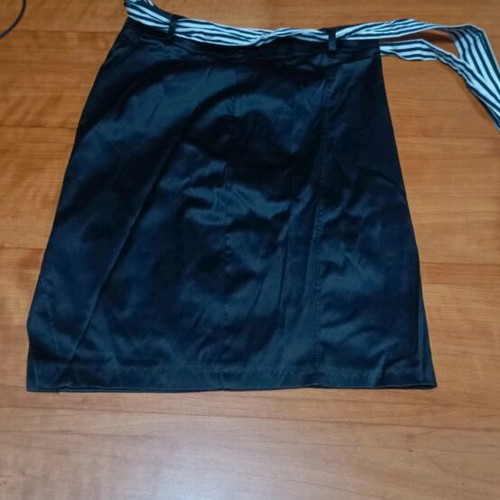 Skirt black size M like new