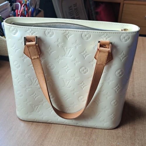 Louis Vuitton Handbag like new, yellow