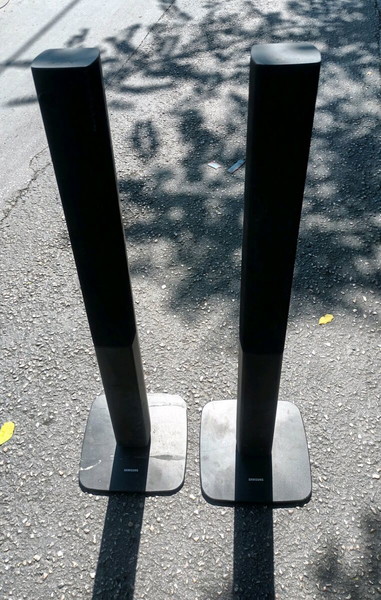 Pair of Samsung Free Standing Speakers PS-FTZ212