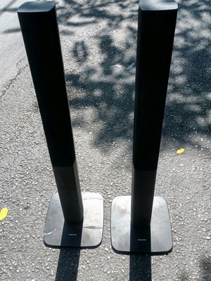 Pair of Samsung Free Standing Speakers PS-FTZ212