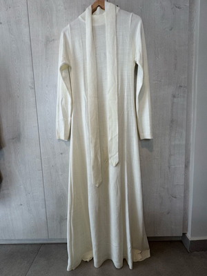 Hemithea knitted dress like new, beige white with belt