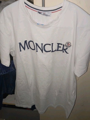 Moncler T Shirt New White Size XL Regular Fit Unisex