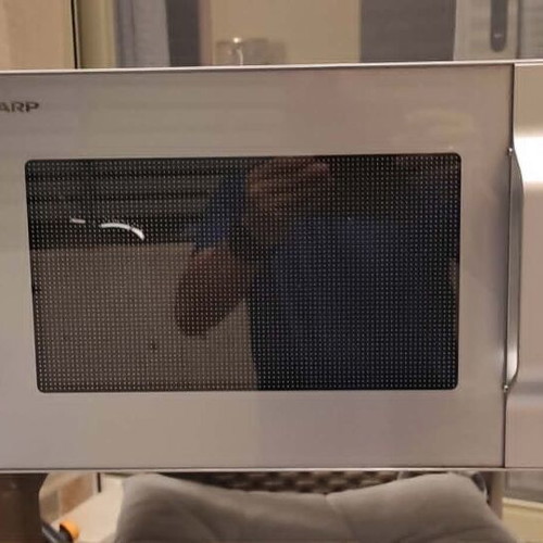 Sharp R244 Microwave Oven like new