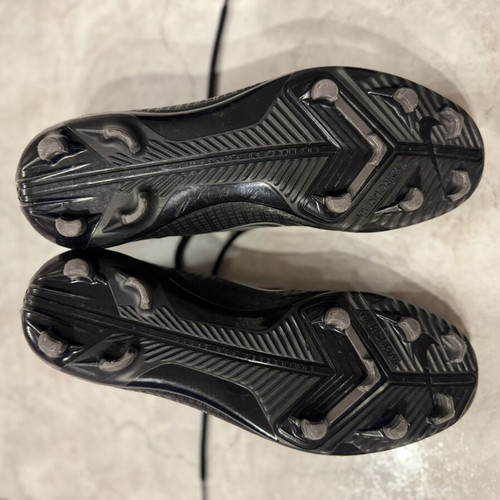 Nike football shoes like new, size 42, black